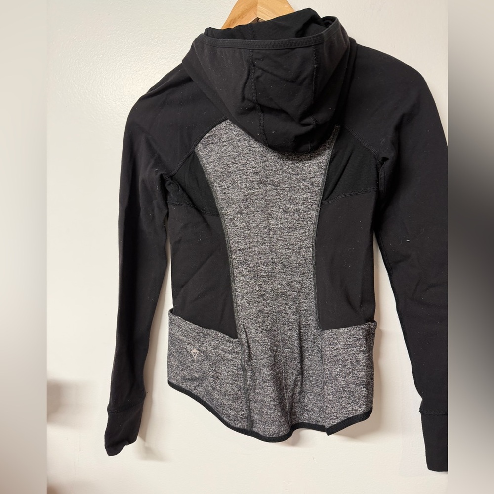 Ivivva by Lululemon Girls Full Zip Hoodie
Athletic Jacket Size 10 - Picture 3 of 4